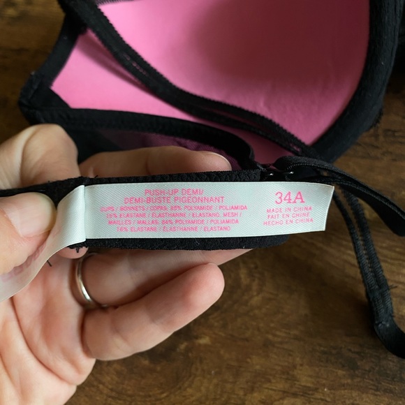 VS PINK push-up Demi bra. - Picture 7 of 7
